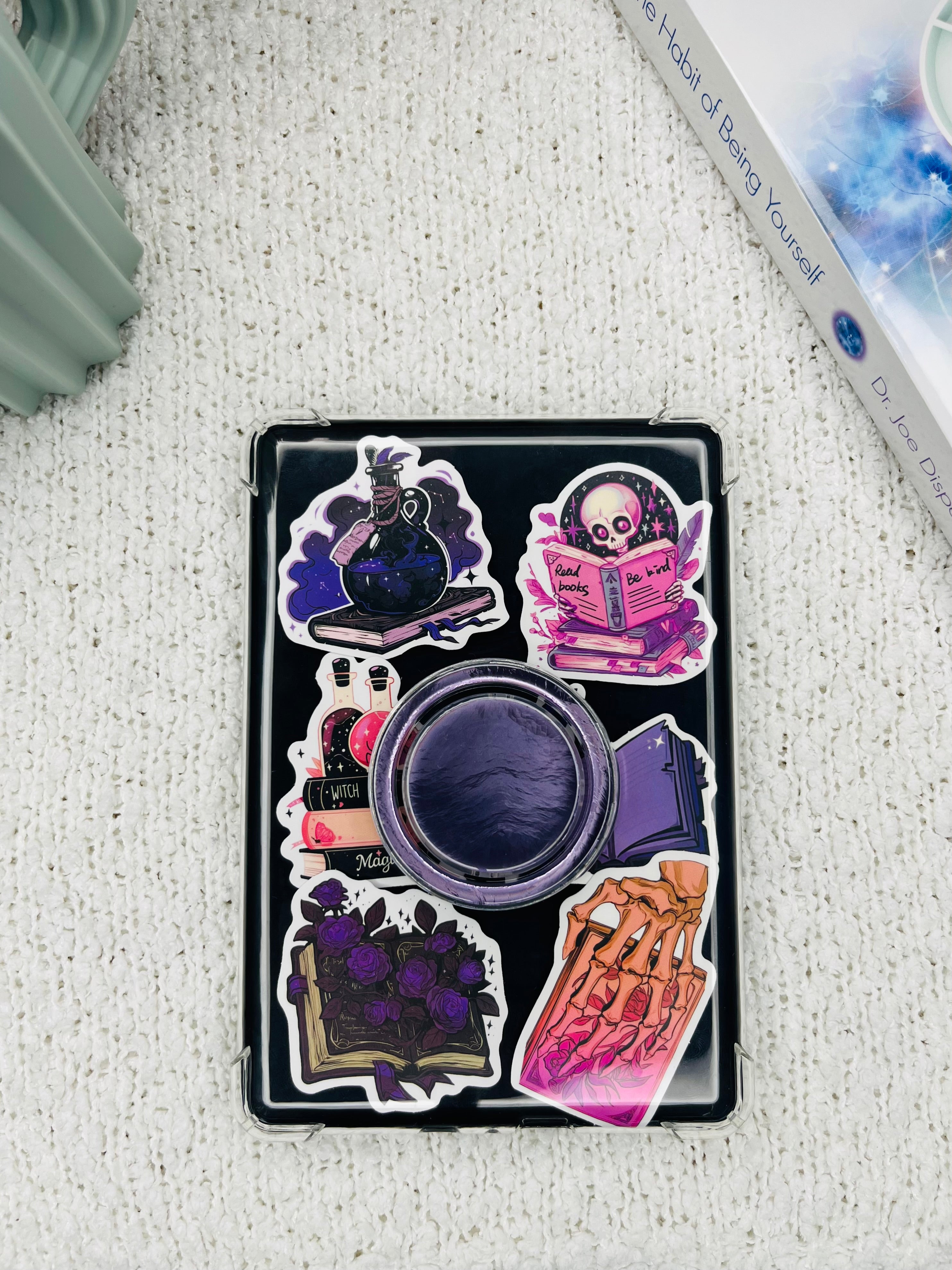 Moonlight Kindle Grip