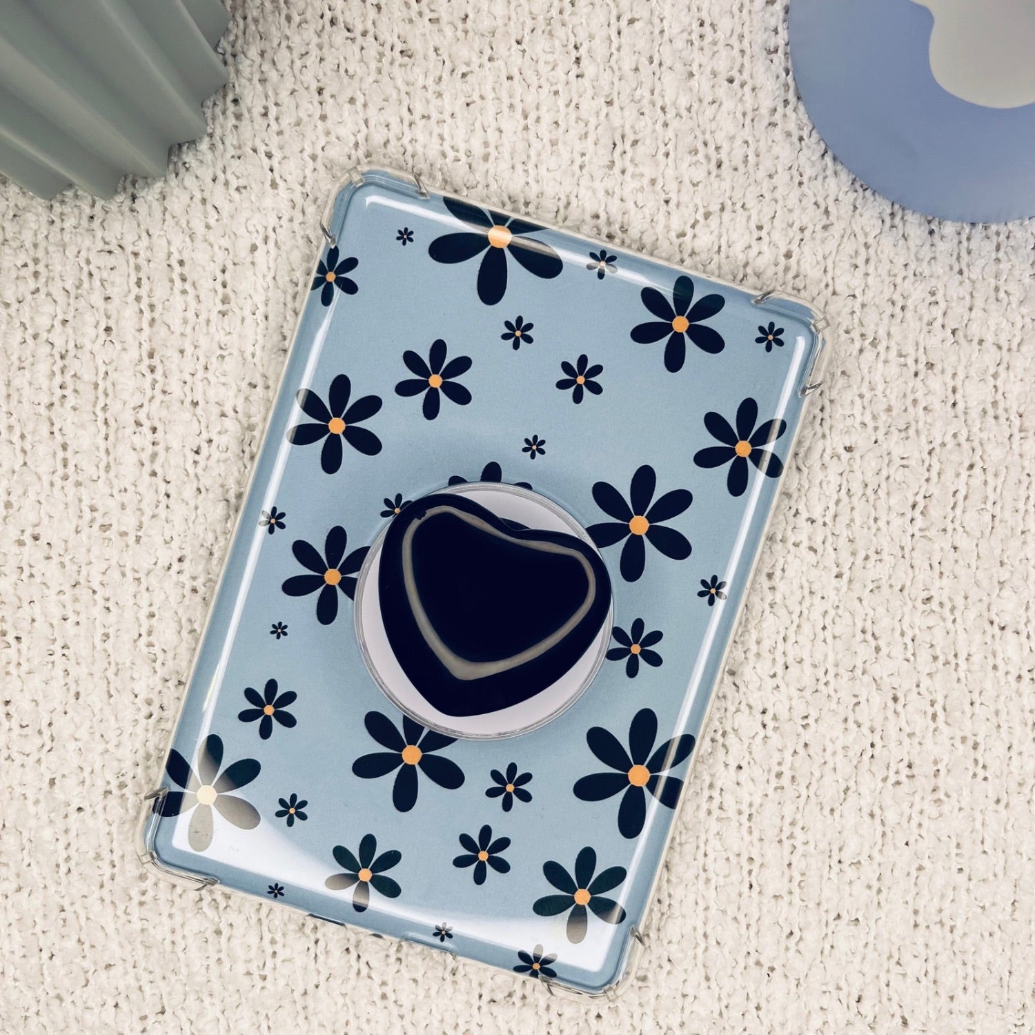 Love Heart Kindle Grip
