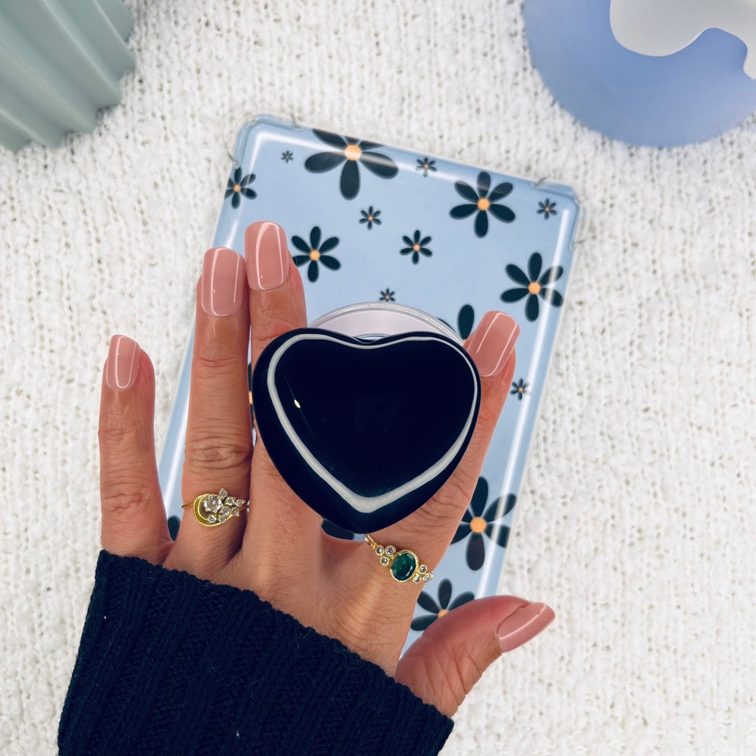 Love Heart Kindle Grip
