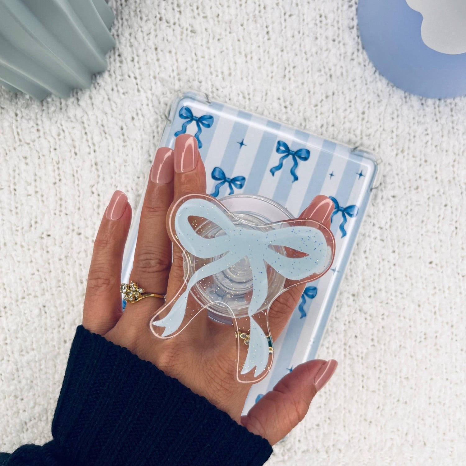 Blue Ribbon Kindle Grip