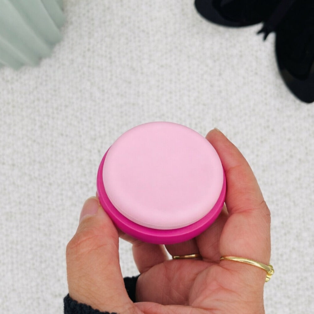 Macaron Kindle Grip