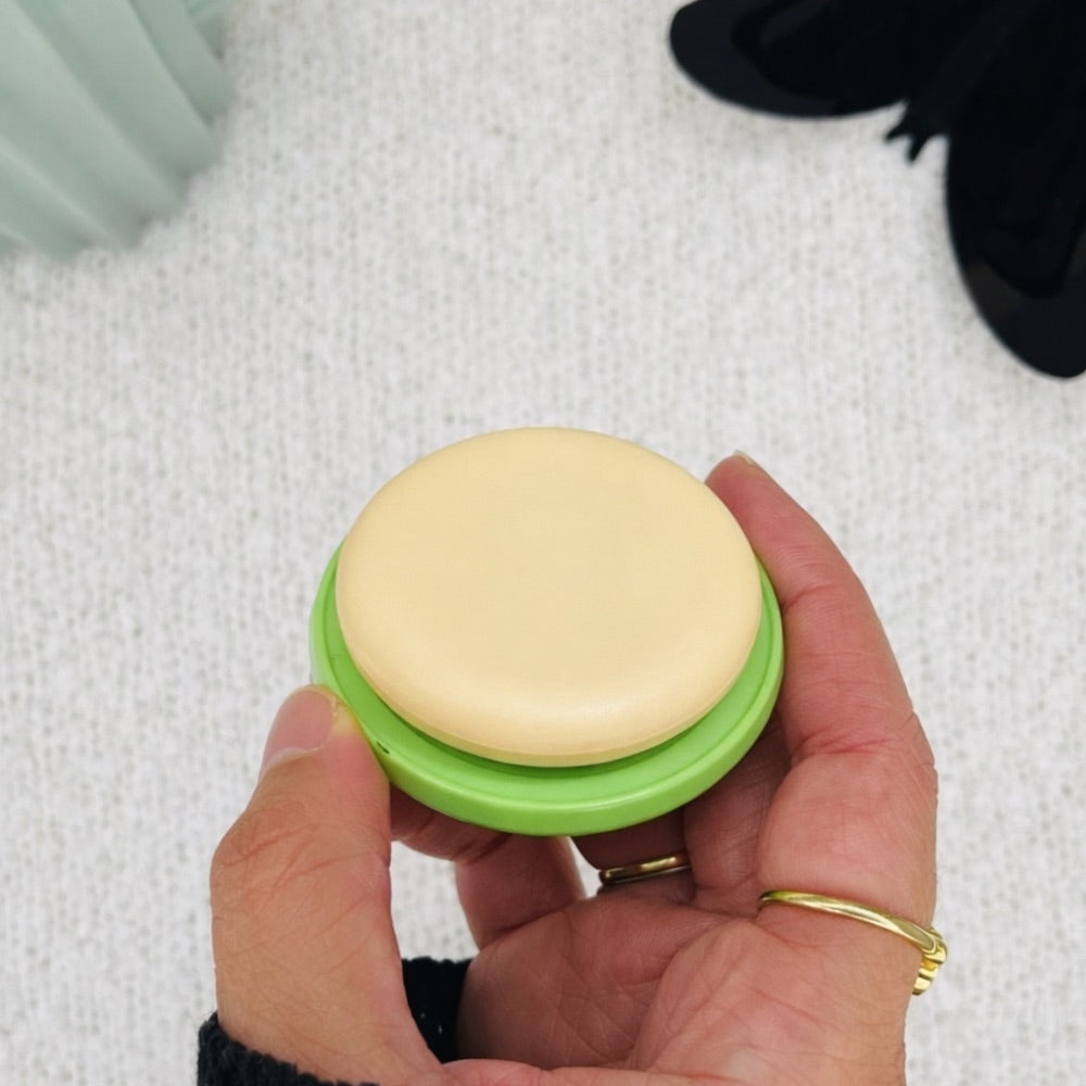 Macaron Kindle Grip