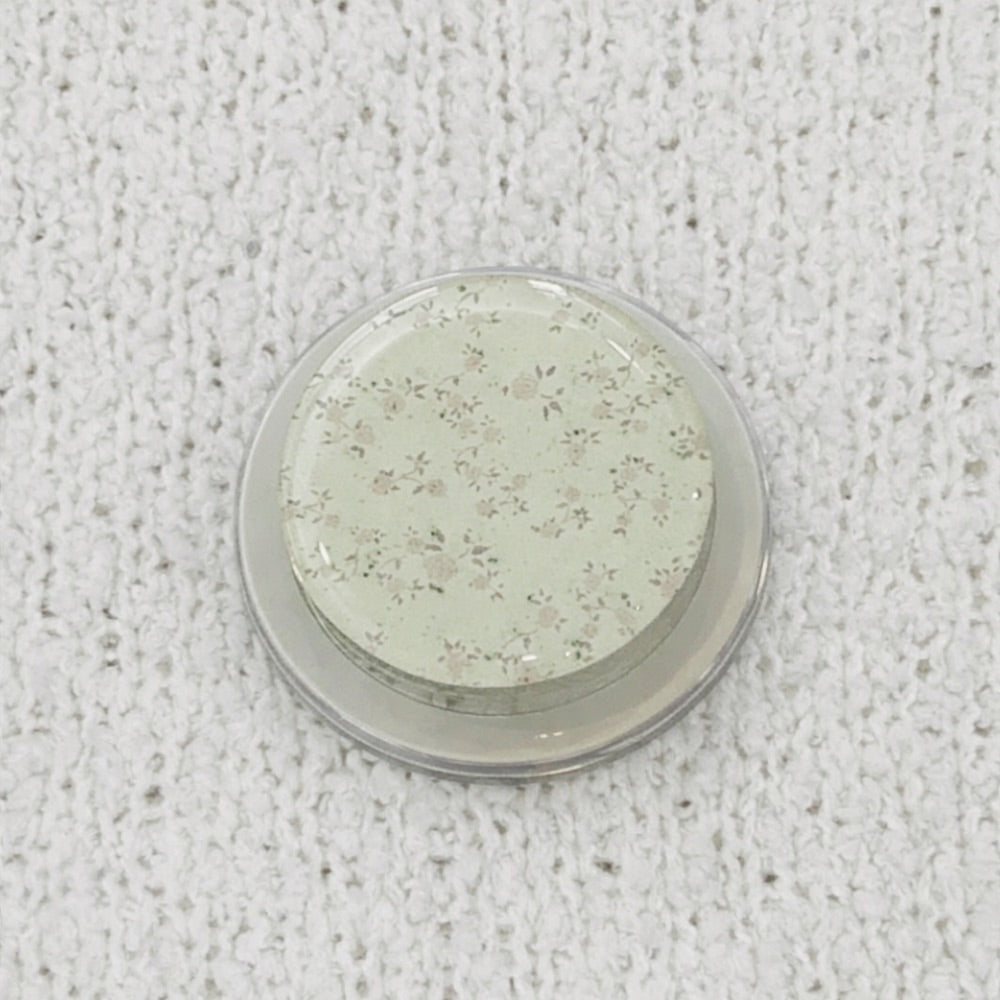 Cottage Lace Kindle Grip